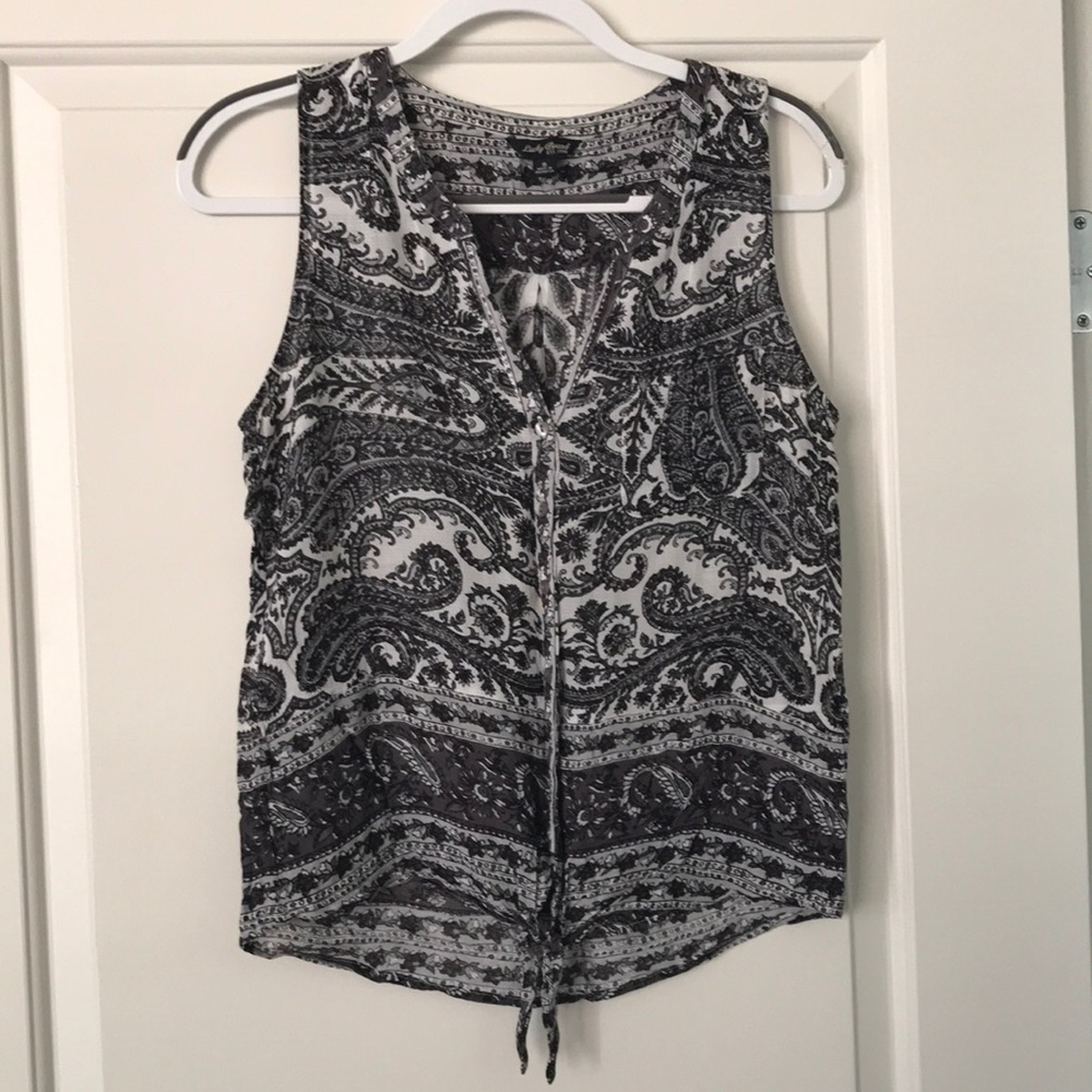 Lucky Brand black & white paisley print button tie front tank/blouse, size small